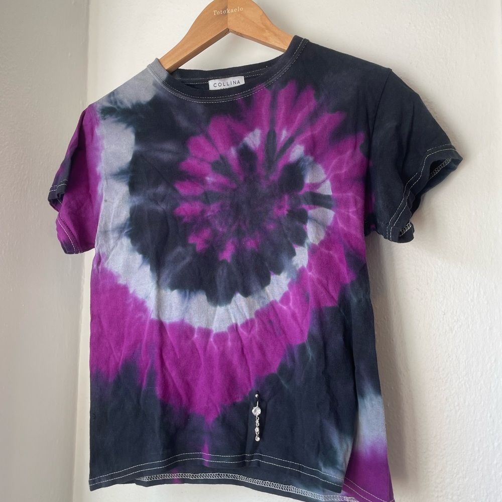 Collina Strada Belly Button Piercing Tie-Dye Shirt - Purple and Black